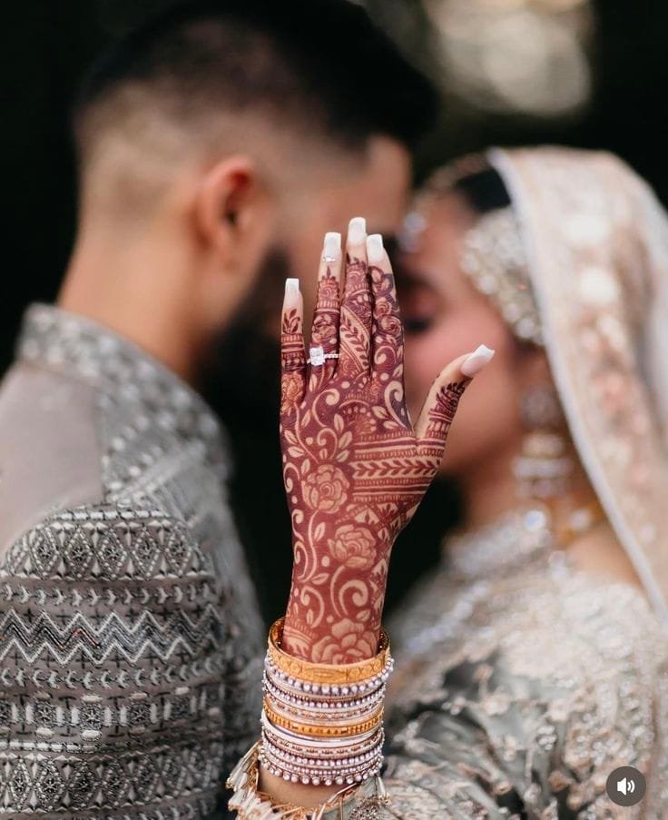 Wedding Poses for Indian Couples: 10 Stunning Ideas You’ll Love 10 de11618926a4245014c607fd54411680